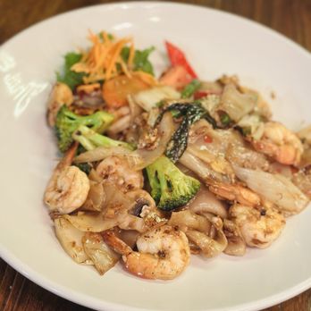 Thai Indy Restaurant - Drunken noodles - Thai Near Me - Carmel, Indiana