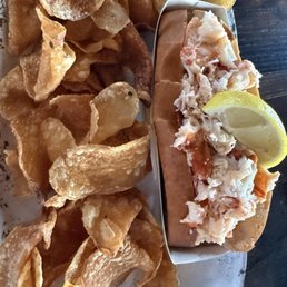 Lobster roll with butter and homemade chips