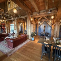 Flaneur Wines - Inside tasting seating options