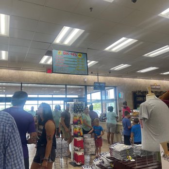 Buc-ee's - Buc-ces is always hiring - Gas Stations Near Me - Terrell, Texas