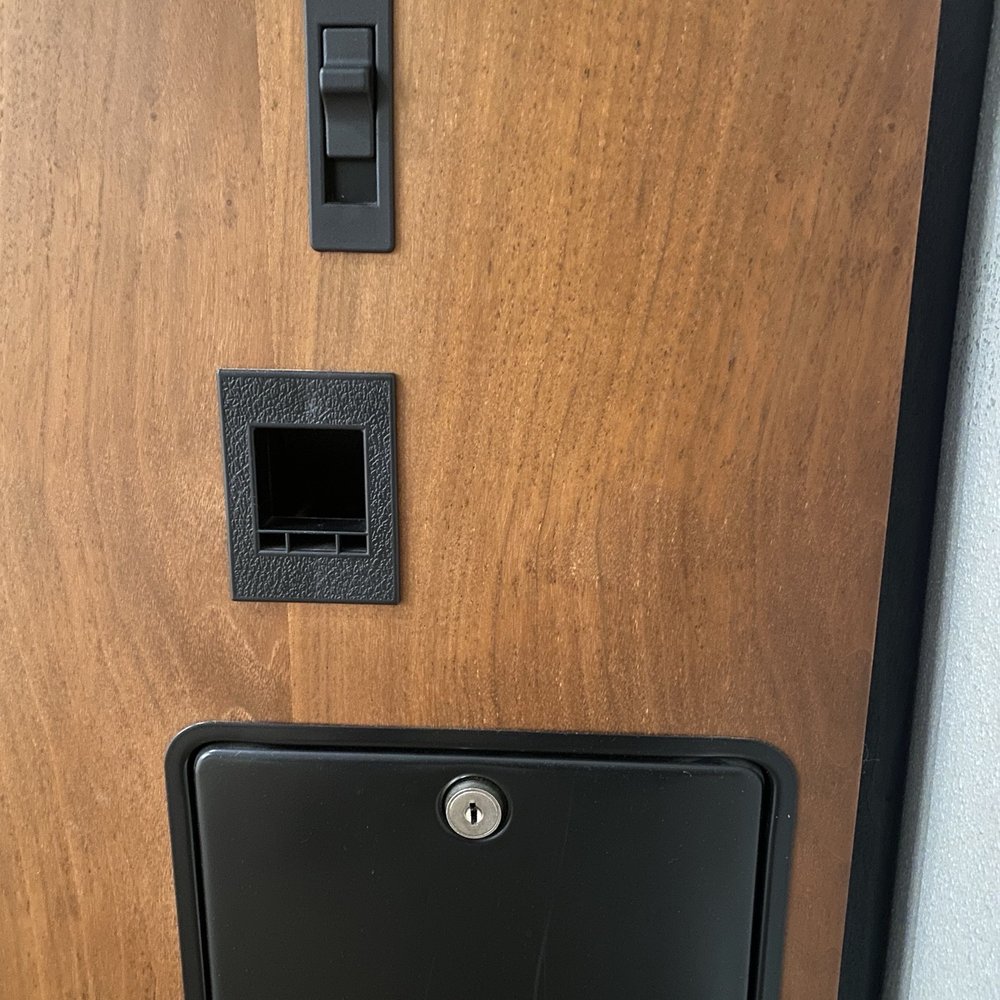 ACL Locksmith - Side View with the Money Bin !! - Keys & Locksmiths Near Me ACL Locksmith - Side View with the Money Bin !! - Keys & Locksmiths Near Me