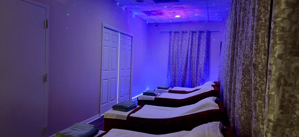 Evergreen Oriental Massage & Spa Logo