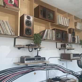 HiFi - Upshot Clayton - Vintage components, Hence HiFi - Coffee & Tea Near Me - Clayton, Missouri HiFi - Upshot Clayton - Vintage components, Hence HiFi - Coffee & Tea Near Me - Clayton, Missouri