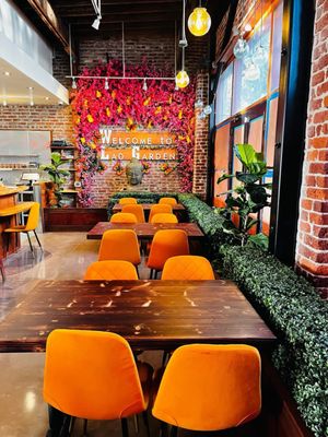 Lao Garden Restaurant & Bar by null