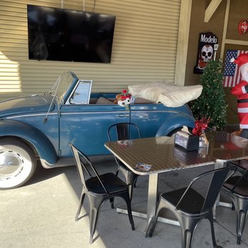 Steinerhaus BBQ - In the covered patio eating area. - Barbeque Near Me - Temecula, California