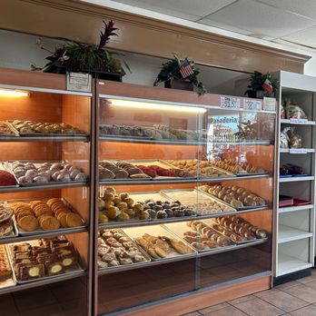 Doris Bakery Panaderia - Mexican Near Me - Camarillo, California