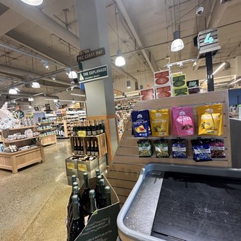 Lazy Acres Market - From check out toward body sectiom - Health Markets Near Me - Hermosa Beach, California Lazy Acres Market - From check out toward body sectiom - Health Markets Near Me - Hermosa Beach, California