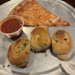 Original Dominick's Pizzeria & Italian Restaurants - Slice of plain pizza & garlic knots (3)