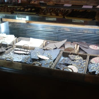 Chocolate Brescó - Maaaaaaaaaah...! - Chocolatiers & Shops Near Me - Benabarre, HU