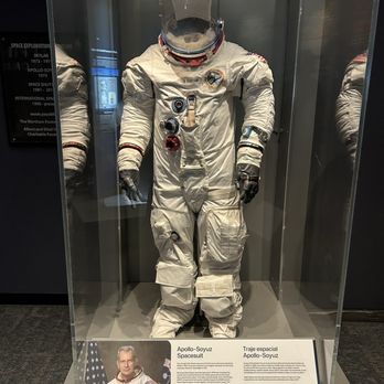 Space Center Houston - Apollo spacesuit - Museums Near Me - Houston, Texas Space Center Houston - Apollo spacesuit - Museums Near Me - Houston, Texas