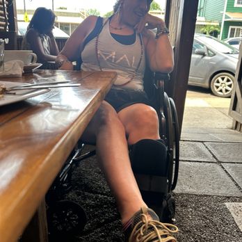 Cafe Des Amis - Happy customer - Mediterranean Near Me - Paia, Hawaii