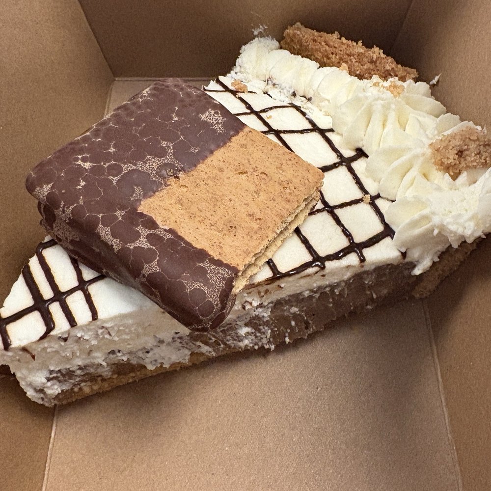 Mad Eats - Smores S'mores Chocolate Cream pie!!  Big enough for 2!!! - Desserts Near Me - Owasso, Oklahoma