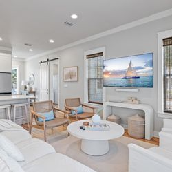Oyster Manor - Spacious Living Room & Kitchen for the Family