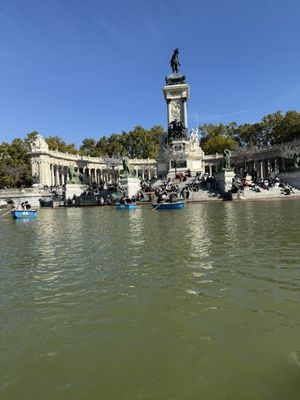 Great Pond of El Retiro by null