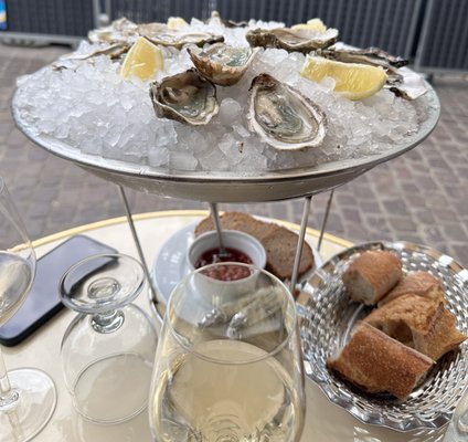 Au Pied de Cochon by null