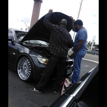 Mike’s Mobile Mechanic - Giving a quote on a bmw for tune-up - Auto Repair Near Me Mike’s Mobile Mechanic - Giving a quote on a bmw for tune-up - Auto Repair Near Me