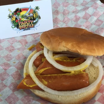 Ford's Drive In - "lousy" dry taste-LESS cheap hot dog on hamburger roll - Burgers Near Me - Great Falls, Montana Ford's Drive In - "lousy" dry taste-LESS cheap hot dog on hamburger roll - Burgers Near Me - Great Falls, Montana