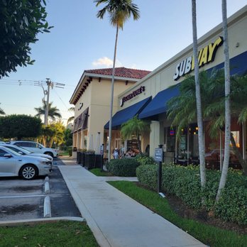 Tucker Duke's - Deerfield Beach - Entrance - Burgers Near Me - Deerfield Beach, Florida Tucker Duke's - Deerfield Beach - Entrance - Burgers Near Me - Deerfield Beach, Florida