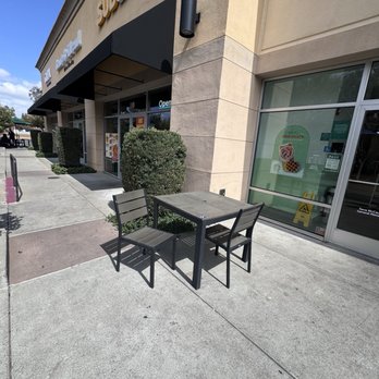 Jamba - Outside table - Juice Bars & Smoothies Near Me - Sacramento, California