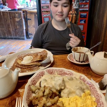 Maple Sugar & Vermont Spice - Sugar and Spice Pancakes and biscuits and gravy. - Specialty Food Near Me - Mendon, Vermont Maple Sugar & Vermont Spice - Sugar and Spice Pancakes and biscuits and gravy. - Specialty Food Near Me - Mendon, Vermont