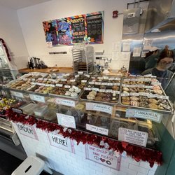 Peace Love and Little Donuts - Hudson - The order counter.