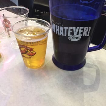 Stinkin Crawfish - A pitcher of beer to bring the shrimp down!!! - Cajun/Creole Near Me - Downey, California