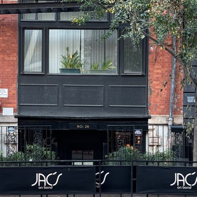 Jac's on Bond by null