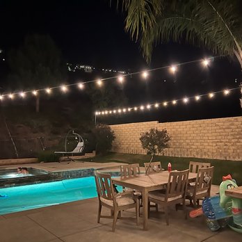 Christmas Light Guy - Holiday Decorating Services Near Me Christmas Light Guy - Holiday Decorating Services Near Me