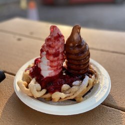 Dairy Cream - Funnel cake for two with strawberry and chocolate