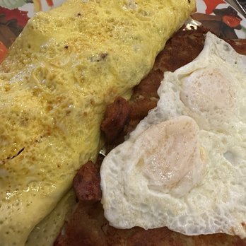 Rodeo Coffee Shop - Linguiça cheddar cheese omelette - Breakfast & Brunch Near Me - Clovis, California