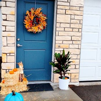 Springs at Willowbrooke - Fall Decor - Apartments Near Me - Oakdale, Minnesota Springs at Willowbrooke - Fall Decor - Apartments Near Me - Oakdale, Minnesota
