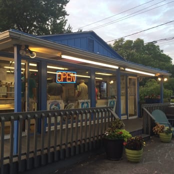 Abbott's Frozen Custard - Ice Cream & Frozen Yogurt Near Me - Fairport, New York