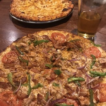 Dogfish Head Alehouse - Cajun The Alfredo Cajun Pizza The Four Cheese Pizza - Bars Near Me - Gaithersburg, Maryland