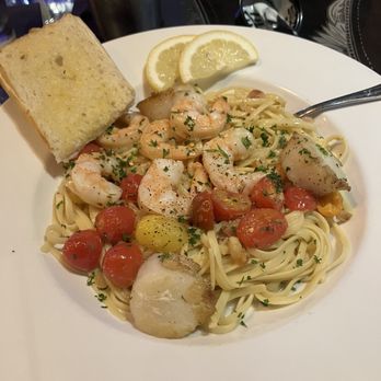 Belva Restaurant and Bar - Linguine with scallops and shrimp - Bars Near Me - Davison, Michigan