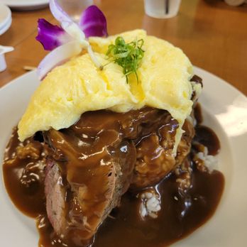Guieb Cafe - Prime rib loco moco - New American Near Me - Honolulu, Hawaii