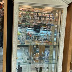 Magic Wizards Smoke And Vape Shop - Excellent glass