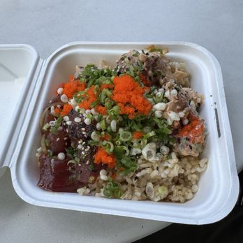 Off the Hook Poke Market - Mini brown rice with shoyu ahi and spicy tuna ahi - Poke Near Me - Honolulu, Hawaii Off the Hook Poke Market - Mini brown rice with shoyu ahi and spicy tuna ahi - Poke Near Me - Honolulu, Hawaii