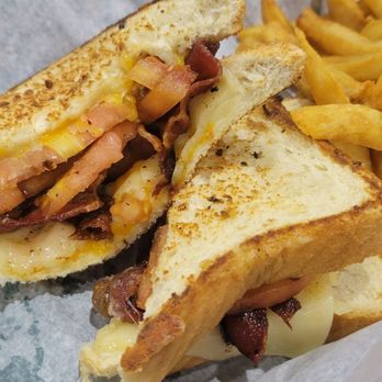 Murph's Patio Bar & Grill - Adult Grilled Cheese - Chicken Wings Near Me - DeLand, Florida Murph's Patio Bar & Grill - Adult Grilled Cheese - Chicken Wings Near Me - DeLand, Florida