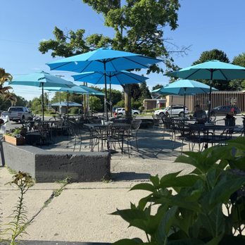 45th Parallel Cafe - Outdoor seating - Breakfast & Brunch Near Me - Suttons Bay, Michigan