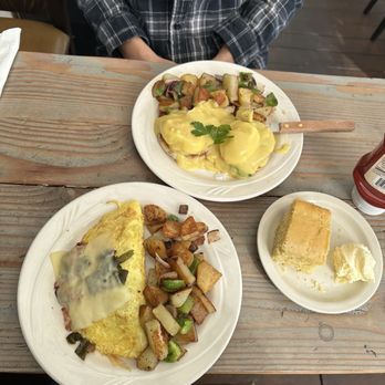 Noe's Cafe - Coffee & Tea Near Me - Santa Barbara, California