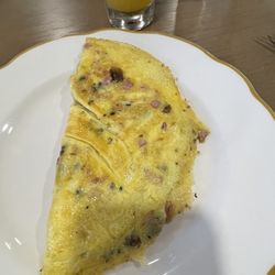 Arcady At the Sunderland Lodge - Mushroom and cheese omelet made to order - Delicious!!