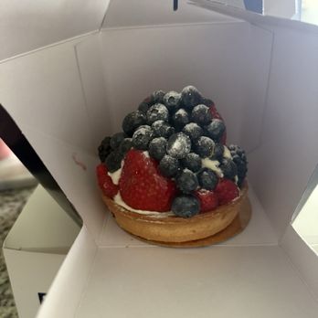 Paris Baguette - Berry Tart - Bakeries Near Me - Woodlands, Texas Paris Baguette - Berry Tart - Bakeries Near Me - Woodlands, Texas