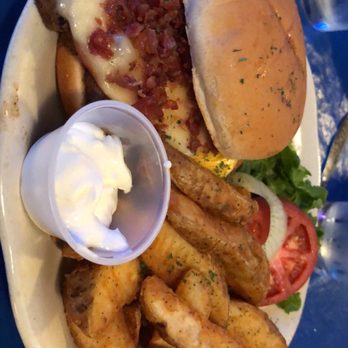 Blind Tiger - Delicious cheeseburger (don't remember what it was called, perhaps the Montreal or New York Burger???) with seasoned thick fries - Cajun/Creole Near Me - Shreveport, Louisiana