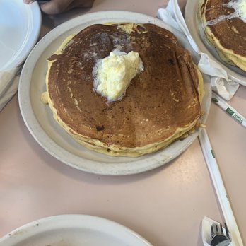 Franks Diner - Pancakes are huge, and delicious - Diners Near Me - Kenosha, Wisconsin