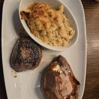 LongHorn Steakhouse - Renegade Sirloin  Steakhouse Mac n cheese  Sweet potato - Steakhouses Near Me - Fairview Heights, Illinois