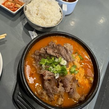 Hainan - Spicy beef soup with rice - Chinese Near Me - Queens, New York Hainan - Spicy beef soup with rice - Chinese Near Me - Queens, New York