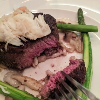 Hy's Steak House - Medium rare perfection - Steakhouses Near Me - Honolulu, Hawaii
