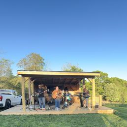 Trigger South playing at Lilac Hedge