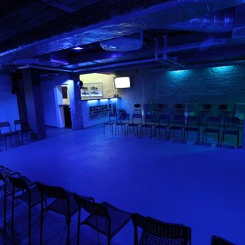 Underground Lasergame - Kundenvorraum bei Underground Lasergame - Laser Tag Near Me - Berlin, BE Underground Lasergame - Kundenvorraum bei Underground Lasergame - Laser Tag Near Me - Berlin, BE