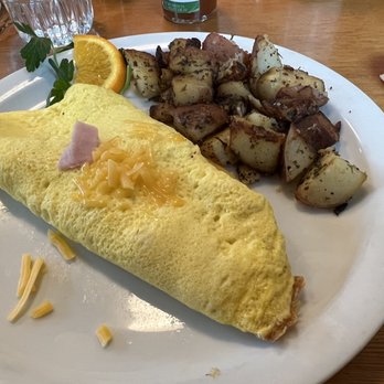 Lazy Susan Cafe - Ham and Cheese Omelette with potatoes - Waffles Near Me - Cannon Beach, Oregon Lazy Susan Cafe - Ham and Cheese Omelette with potatoes - Waffles Near Me - Cannon Beach, Oregon